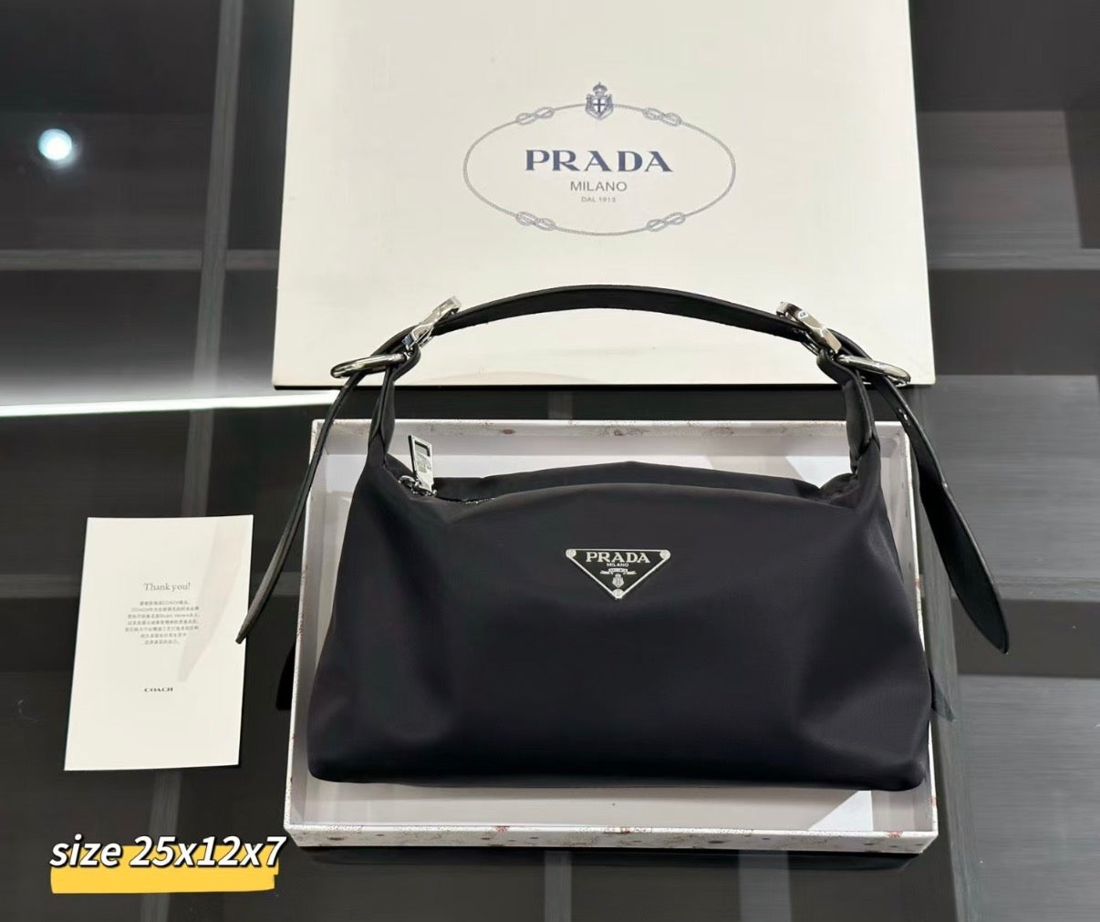 Prada väska