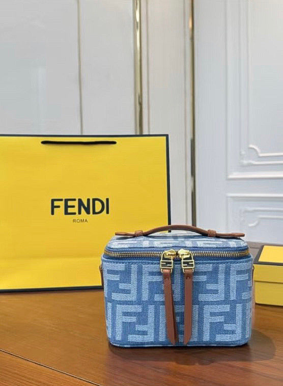 Fendi väska