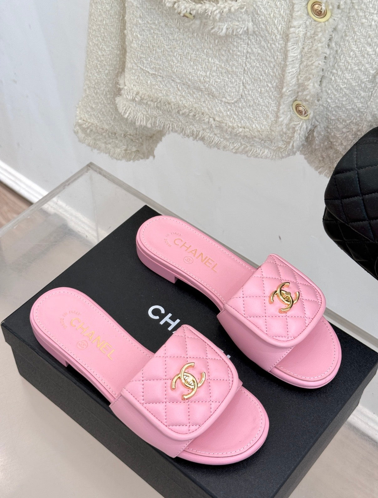 Chanel sandaler