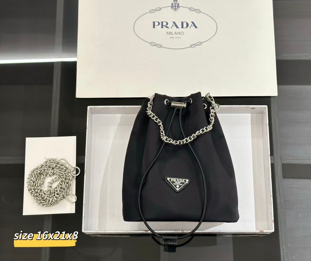 Prada väska