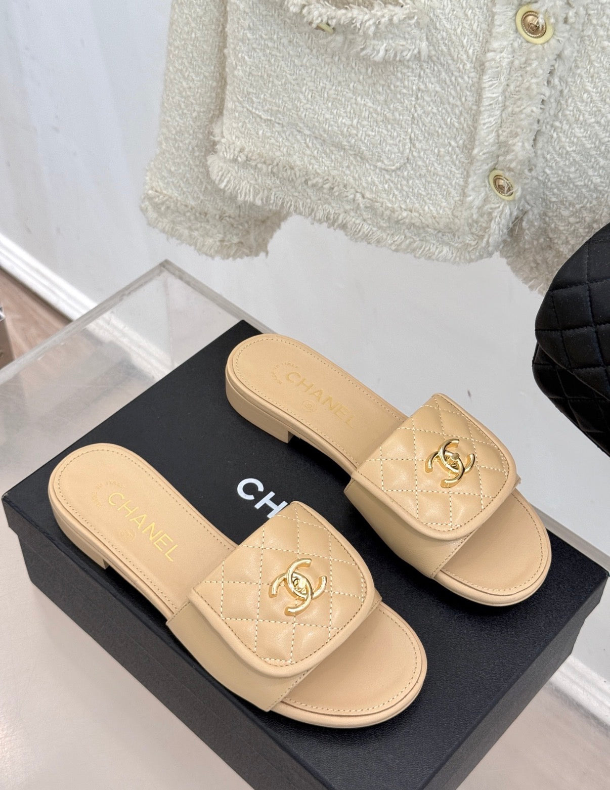 Chanel sandaler